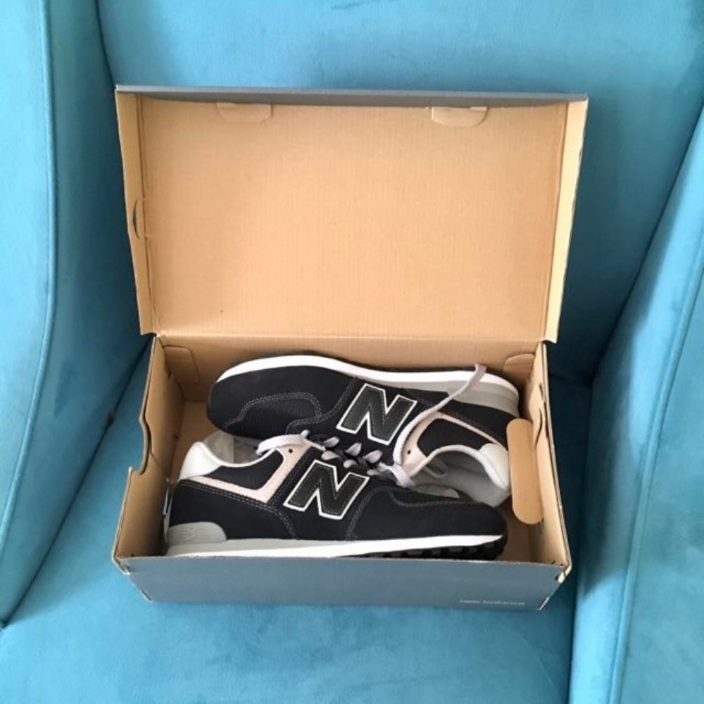NIB New Balance Classic 574 sneaker